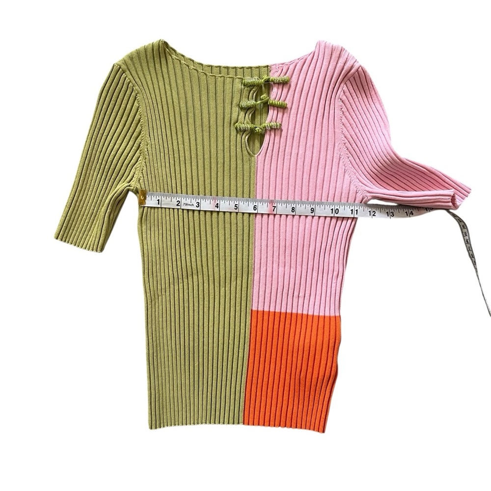Mukzin Rare Ribbed Colorblock Sweater Top with Asian Knot Beaded Neck Detail - Picture 7 of 8